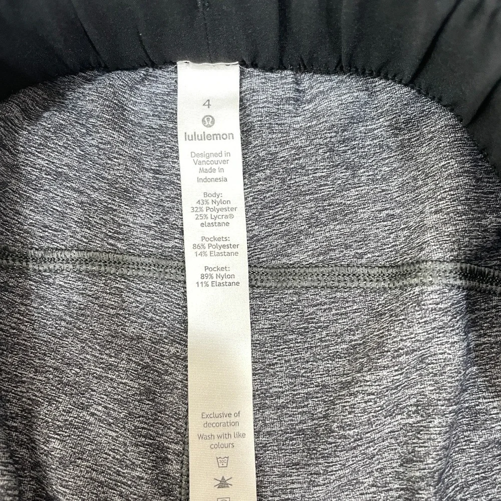Lululemon Women's Shorts Size 4 Gray Stretch  Drawstring Waist Activewear 2.5